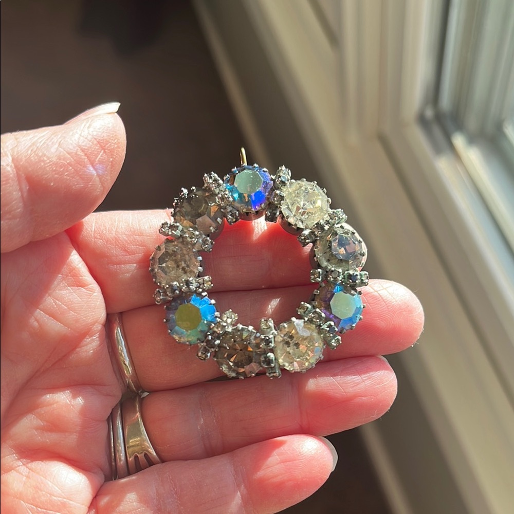 Vintage Karu Arke circle pin.  Nice condition .